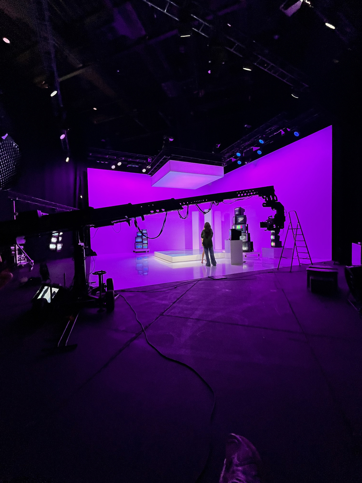 Plan TVN Top Model z instalacjami CRT